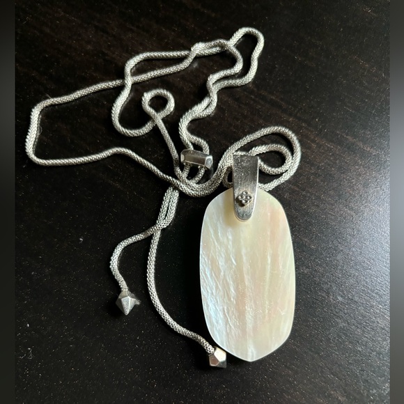 Kendra Scott Inez necklace - Picture 3 of 4